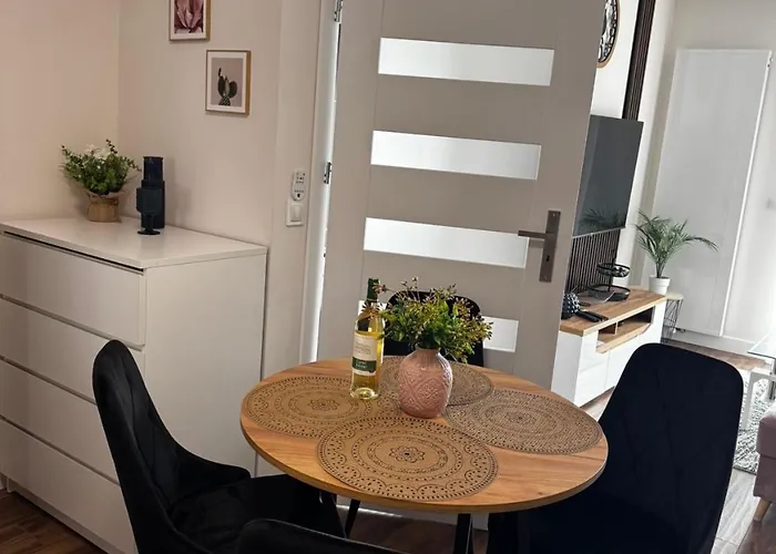 Rose, Osada Gorska アパート